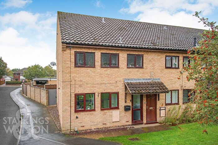 2 Bedroom Flat For Sale In Nursery Close, Hellesdon, Norwich, NR6