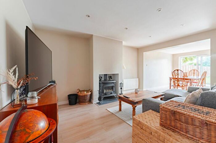 3 Bedroom Semi-Detached Bungalow For Sale In Crosskeys Way, Mattishall, NR20