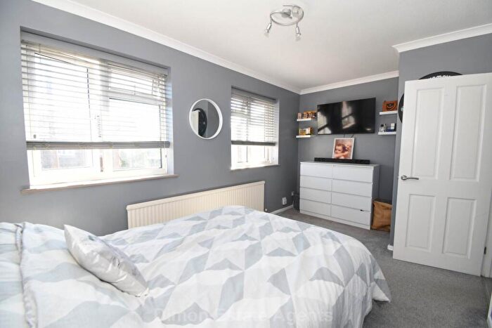 3 Bedroom End Of Terrace House For Sale In Chestnut Walk, Gosport, PO12