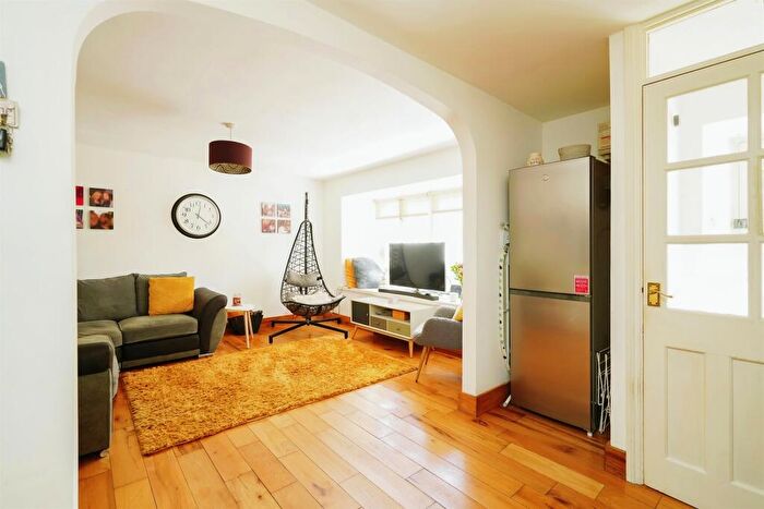 2 Bedroom Barn Conversion For Sale In Priory Lane, Bicester, OX26