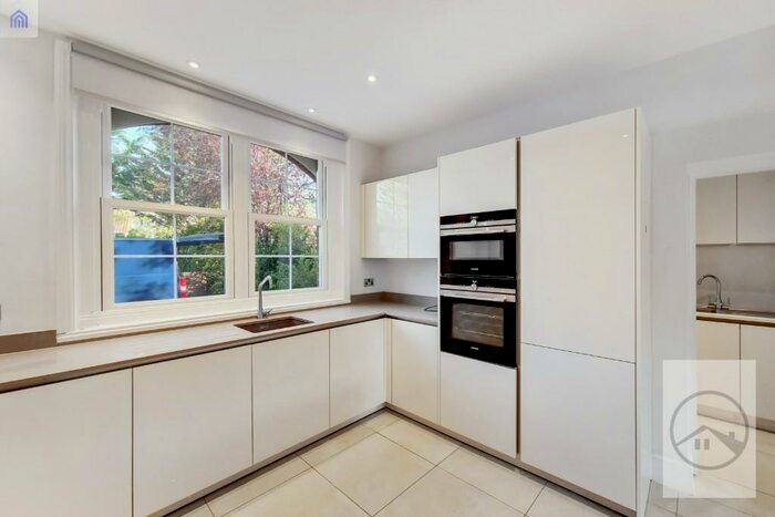 4 Bedroom Semi-Detached House To Rent In Orchard Road, Bromley, London, BR1