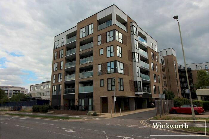 2 Bedroom Flat To Rent In Elstree Way, Borehamwood, Hertfordshire, WD6
