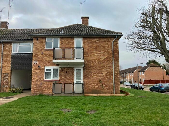2 Bedroom Flat To Rent In Victor Close, Hornchurch, RM12