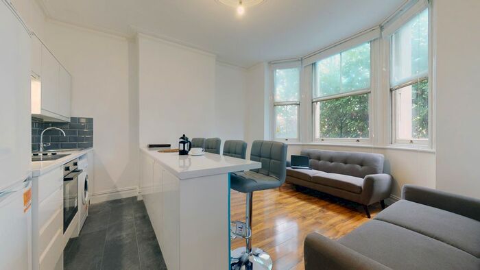 4 Bedroom Flat To Rent In Askew Mansions, Askew Road, Shepherd's Bush, W12