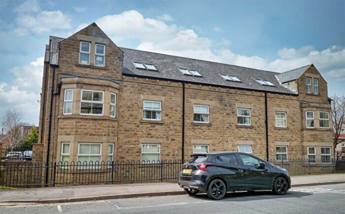 2 Bedroom Flat To Rent In Horsforth, Leeds, West Yorkshire, LS18