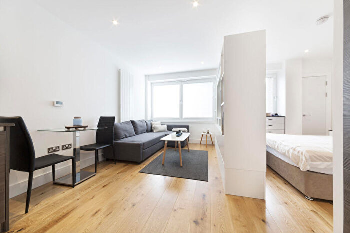 Flat To Rent In Molesworth Street, Lewisham, SE13
