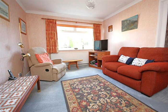 2 Bedroom Semi-Detached Bungalow For Sale In Cedar Way, Higham Ferrers, Rushden, NN10