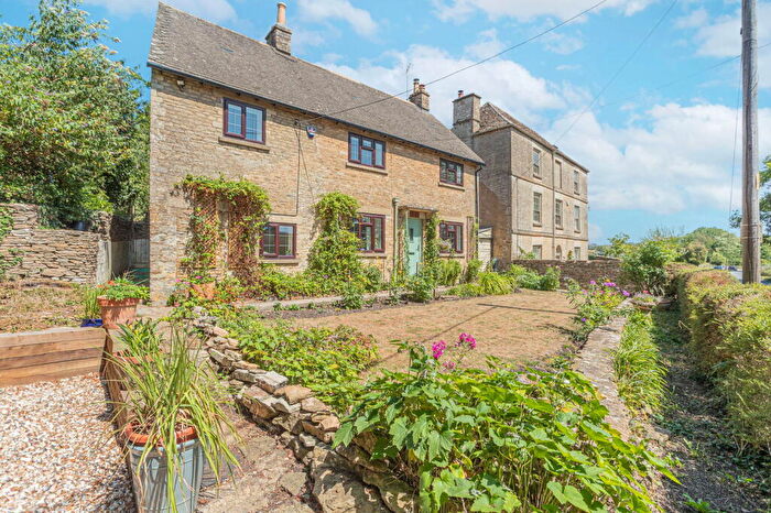 3 Bedroom Detached House For Sale In Charlton Road, Tetbury, GL8