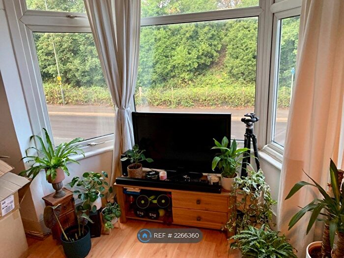 1 Bedroom Flat To Rent In Approach Road, London, SW20