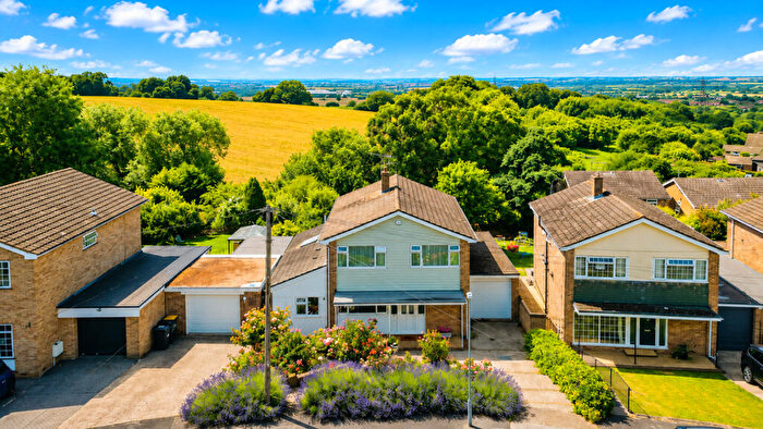 4 Bedroom Detached House For Sale In Burrows Way, Rayleigh, SS6