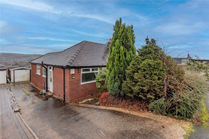 2 Bedroom Bungalow For Sale In Cheviots Road, Shaw, Oldham, Greater Manchester, OL2