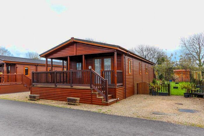 2 Bedroom Park Home For Sale In Colehouse Lane, Clevedon, BS21