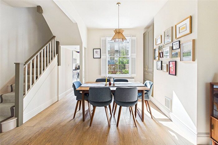 3 Bedroom Flat For Sale In Hurst Street, London, SE24