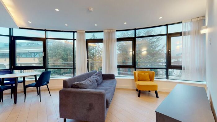 1 Bedroom Flat To Rent In New Horizons Court, Brentford, TW8