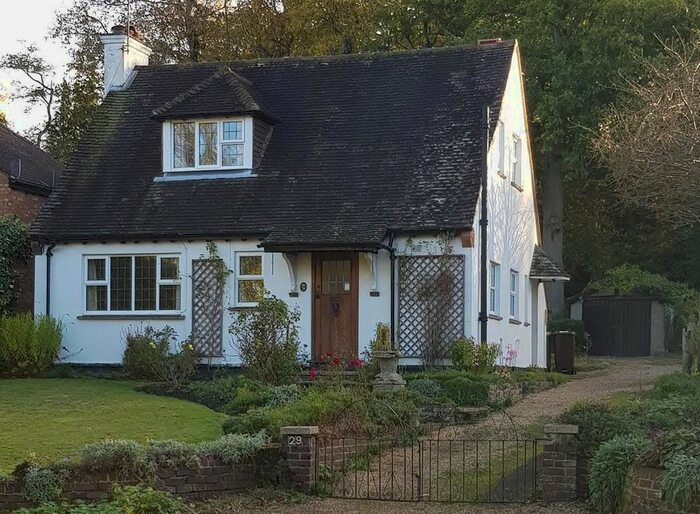 3 Bedroom Detached House To Rent In Pierrefondes Avenue, Farnborough, GU14