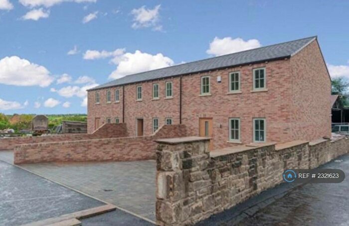 3 Bedroom Semi-Detached House To Rent In Cliffe Lane, Cleckheaton, BD19