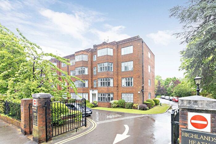 2 Bedroom Flat To Rent In Portsmouth Road, London, SW15