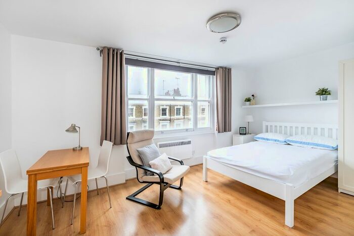 Studio To Rent In Finborough Road, London, SW10