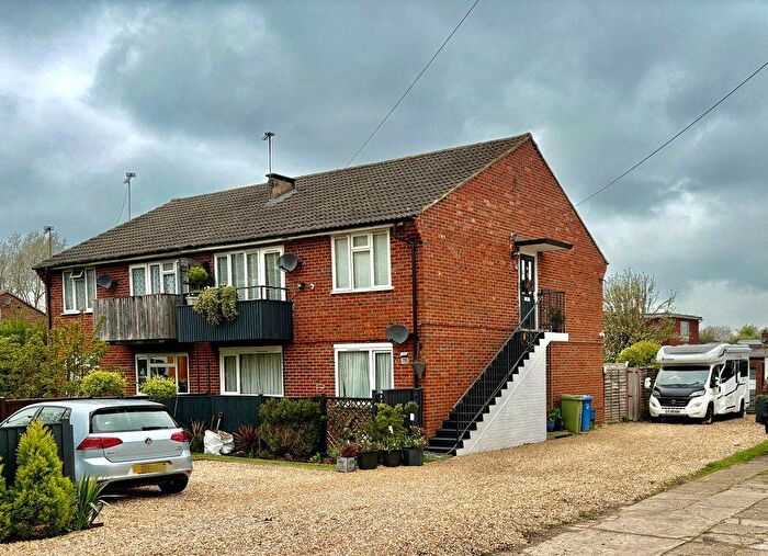 2 Bedroom Flat To Rent In West Heath Road, Farnborough, Hampshire, GU14