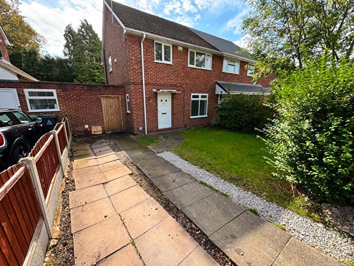 3 Bedroom Semi-Detached House To Rent In Trinity Road, Short Heath, WV12