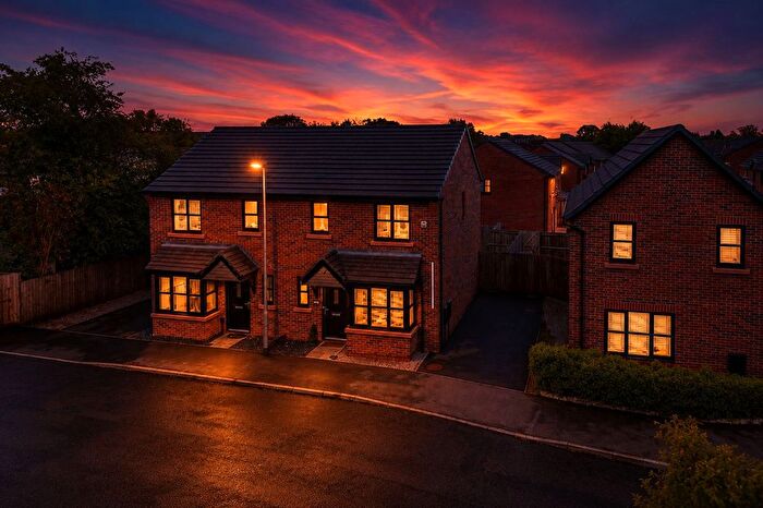 3 Bedroom Semi Detached House For Sale In Yew Tree Close, Leigh, WN7