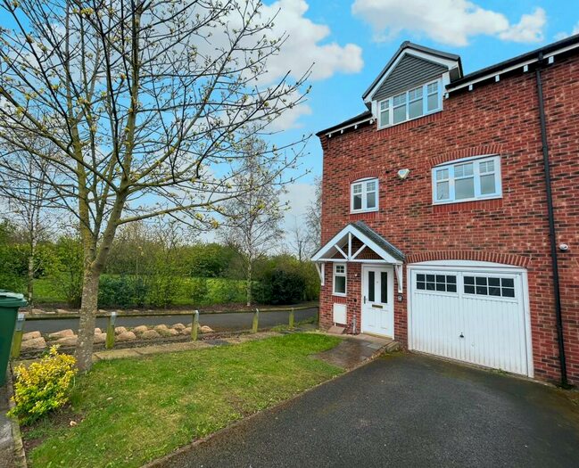 3 Bedroom Semi-Detached House To Rent In Bracken Way, Harworth, Doncaster, DN11