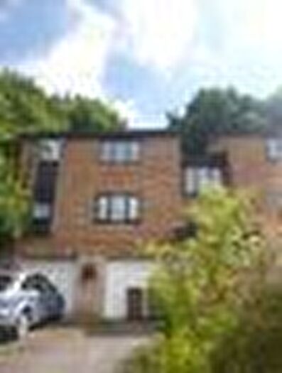 1 Bedroom Flat To Rent In Broom Park, Plymouth, PL9