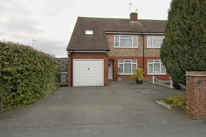 5 Bedroom Semi-Detached House To Rent In Spring Rise, Egham, Surrey, TW20