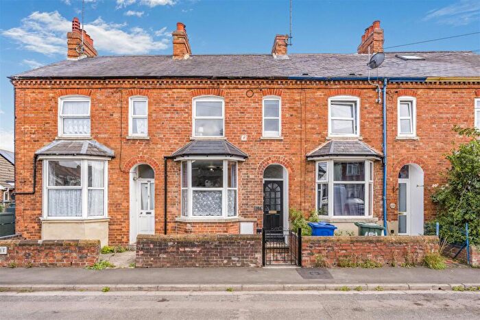 2 Bedroom Terraced House For Sale In West Street, Banbury, OX16