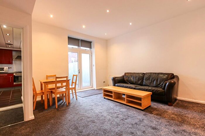 1 Bedroom Flat To Rent In Grosvenor Road, Jesmond, Newcastle Upon Tyne, NE2