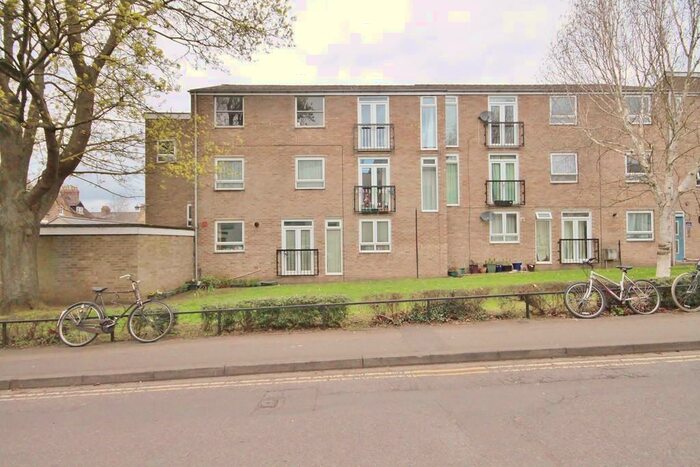 3 Bedroom Apartment To Rent In Jericho, Oxford Epc Rating C, OX2