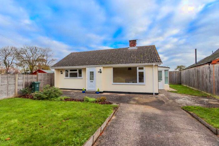 2 Bedroom Bungalow To Rent In Duck Lane, Kenn, BS21