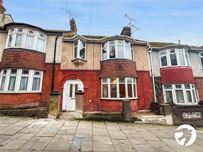 4 Bedroom Terraced House To Rent In Chatham Hill, Chatham, Kent, ME5