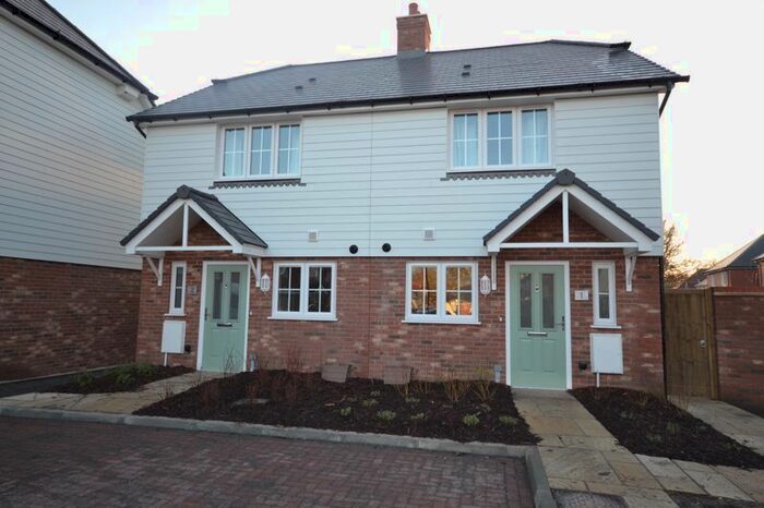 2 Bedroom Semi-Detached House To Rent In Spindle Close, Headcorn, TN27