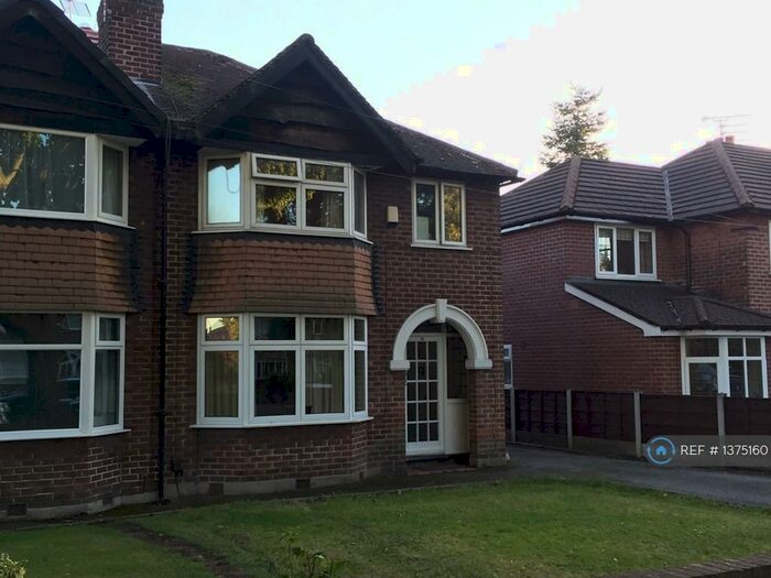 3 Bedroom Semi-Detached House To Rent In Eastway, Sale, M33