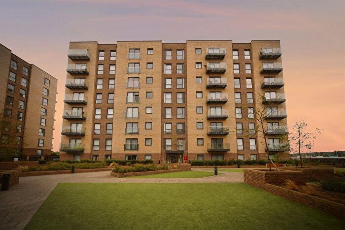 2 Bedroom Flat For Sale In Stirling Drive, Luton, LU2