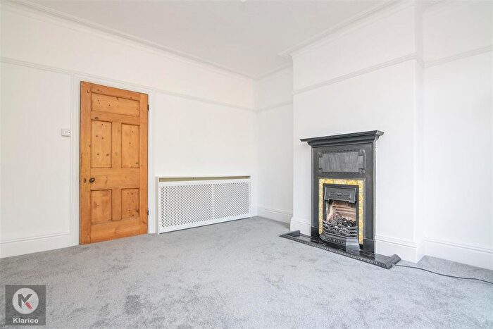 4 Bedroom Semi-Detached House To Rent In Southam Road, Birmingham, B28