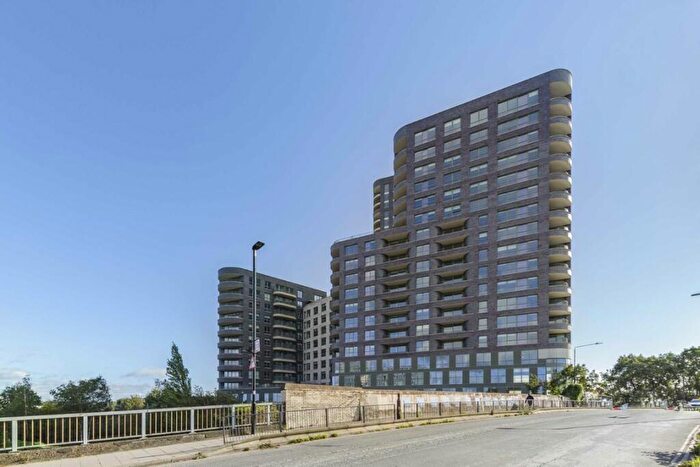 2 Bedroom Flat To Rent In Union Way, Old Oak Common, NW10