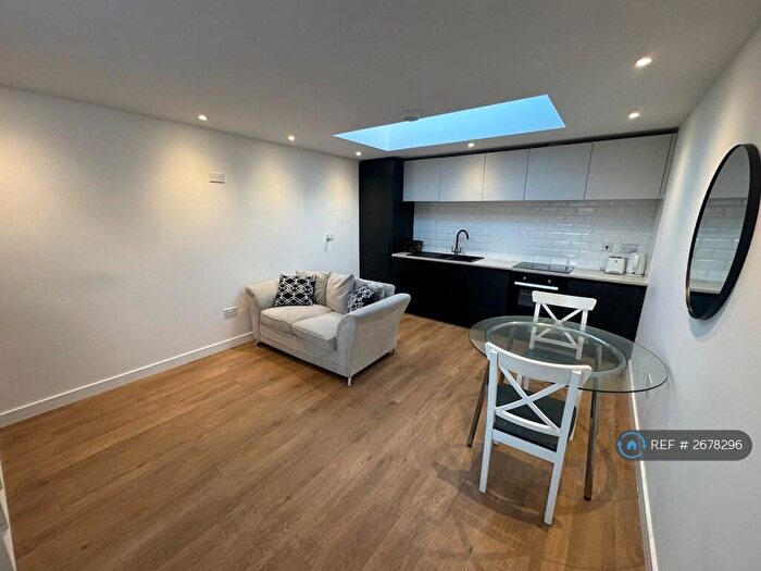 1 Bedroom Flat To Rent In Cathays, Cardiff, CF24