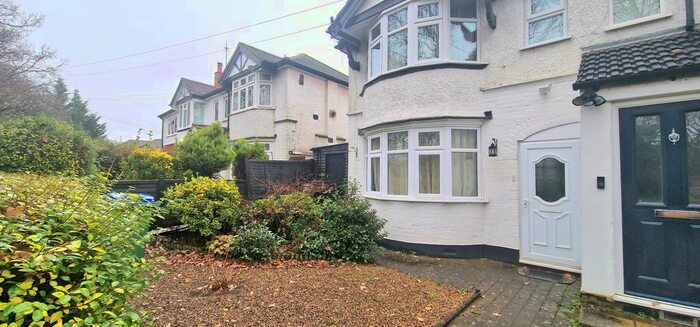 2 Bedroom Property To Rent In North Western Avenue, Watford, WD25