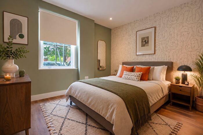 1 Bedroom Apartment For Sale In Priory Court, Walthamstow, Waltham Forest, E17