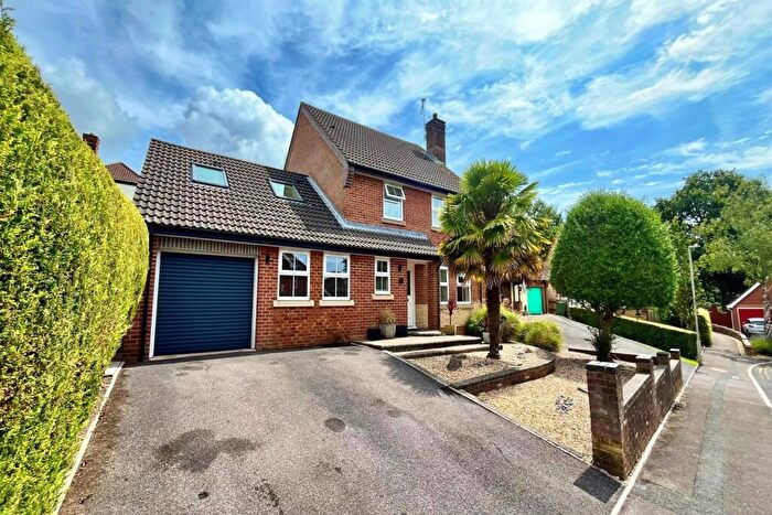 5 Bedroom Detached House To Rent In Broadstone, BH18