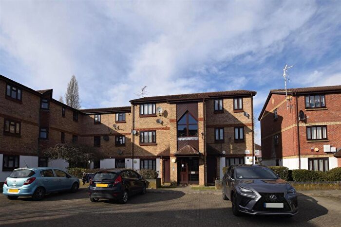 1 Bedroom Flat For Sale In Alliance Close, Wembley, HA0