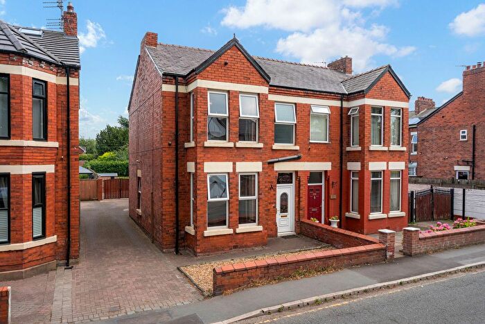 4 Bedroom Semi Detached House For Sale In Ditchfield Road, Widnes, WA8