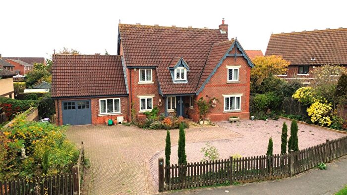 4 Bedroom Detached House For Sale In Clay Hill Road, Sleaford, NG34