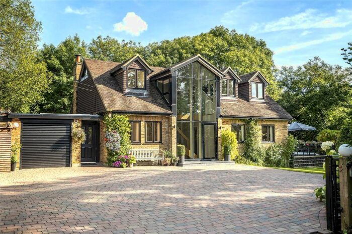 4 Bedroom Detached House For Sale In Pump Lane, Chelsfield, BR6