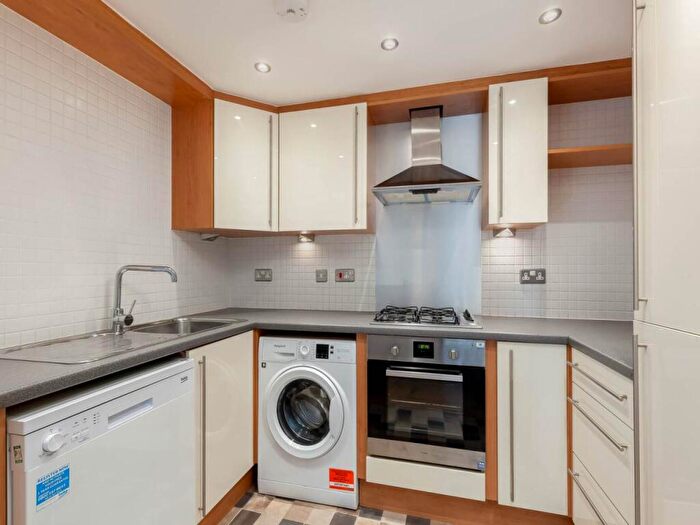 2 Bedroom Flat To Rent In Coburg Street, Leith, Edinburgh, EH6