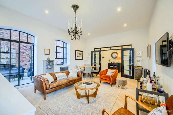 3 Bedroom Flat To Rent In St. Pauls Square, Birmingham, B3