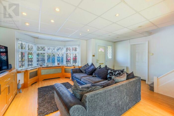 4 Bedroom Semi-Detached House To Rent In Kingston Road, Epsom, KT19