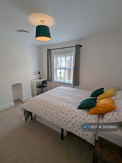 3 Bedroom Terraced House To Rent In Malthouse Road, Crawley, RH10